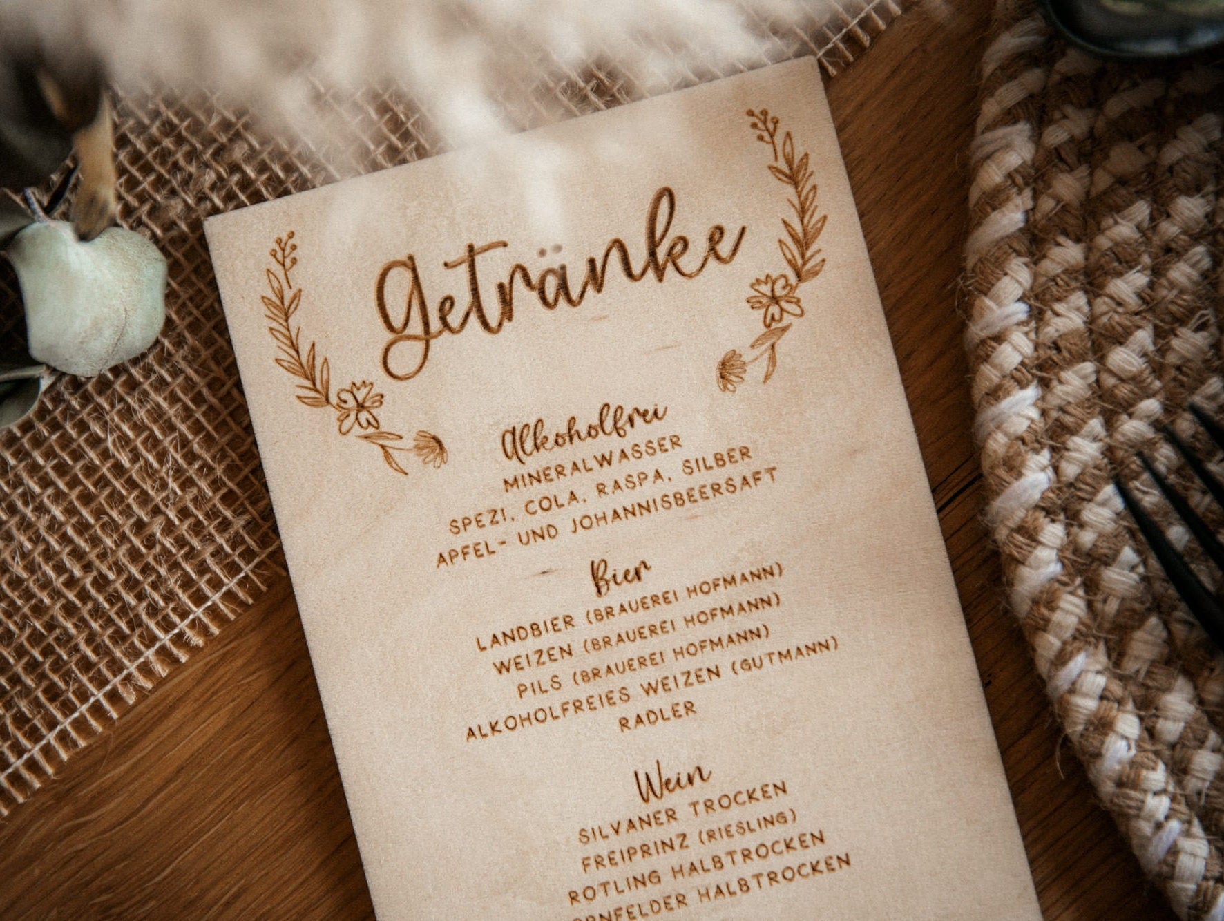 Menükarte Hochzeit aus Holz mit beidseitiger Beschriftung / Speisekarte aus Birke