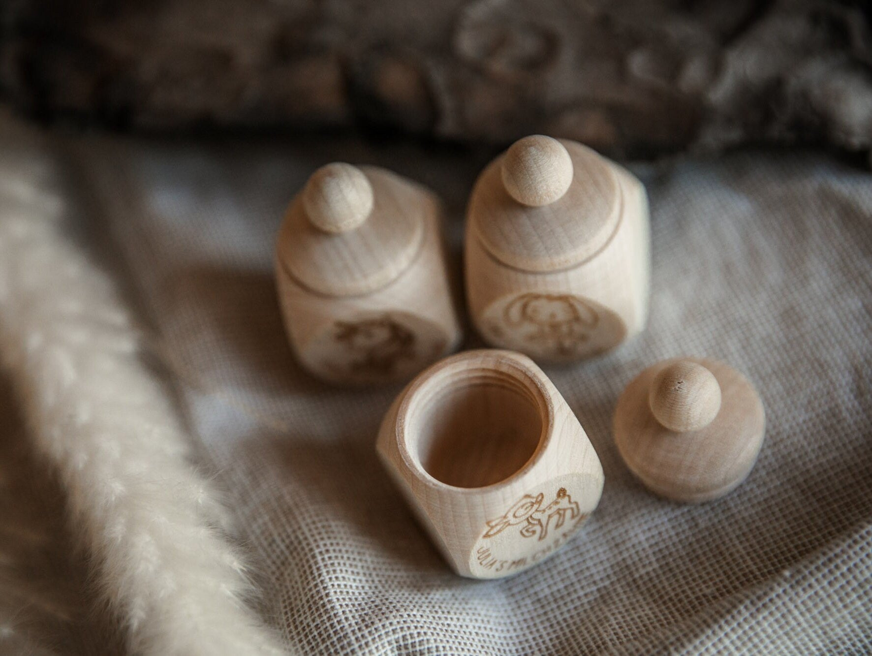 Personalisierte Zahndose mit Namen und Motiv