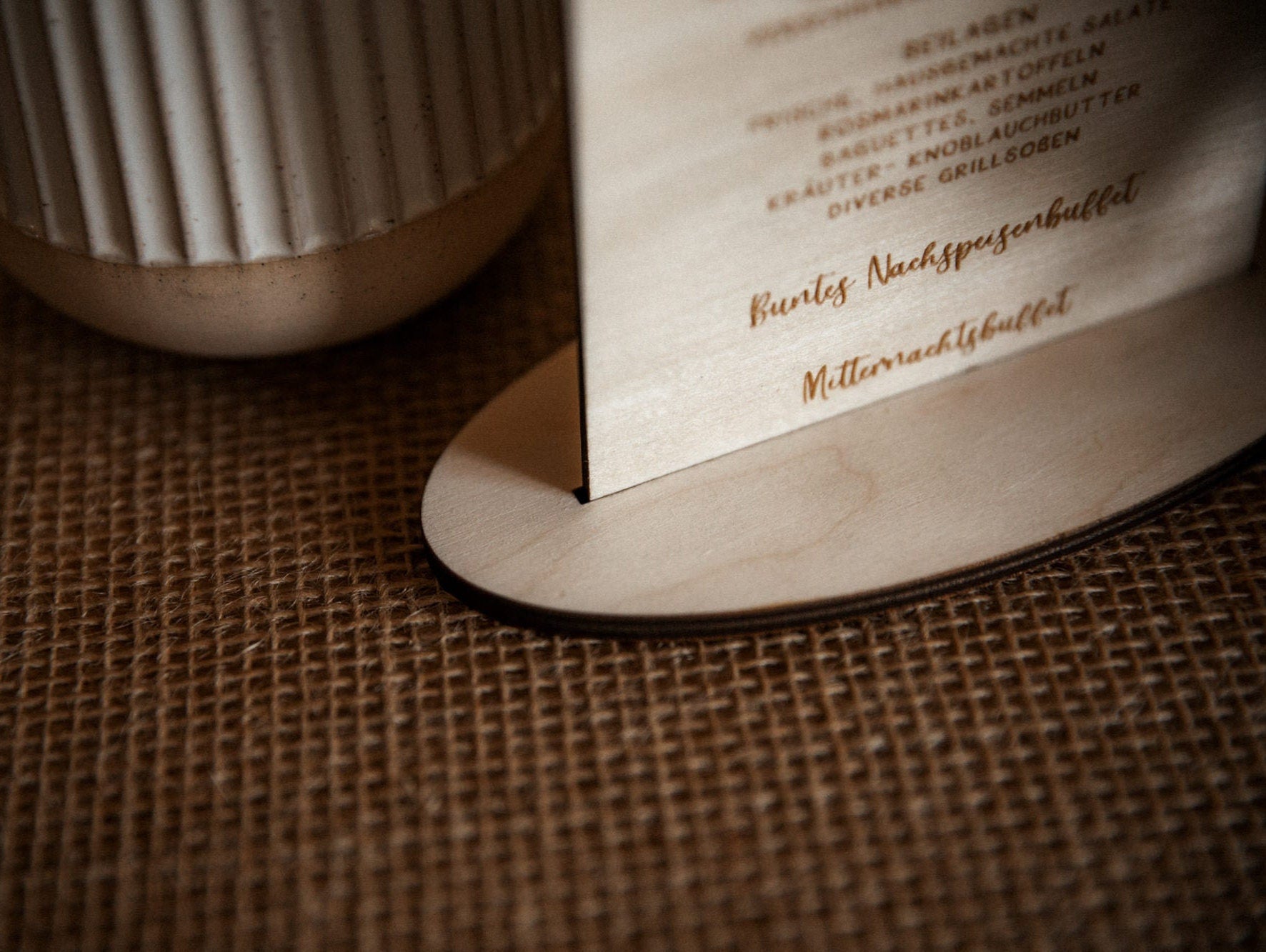 Menükarte Hochzeit aus Holz mit beidseitiger Beschriftung / Speisekarte aus Birke