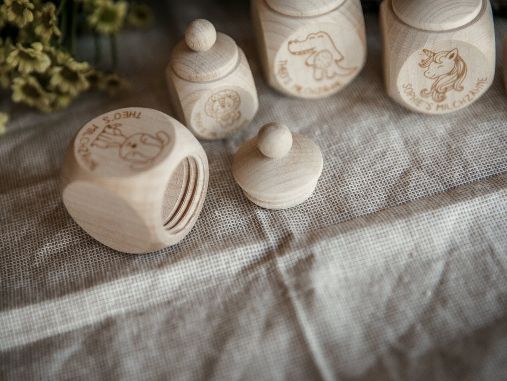 Personalisierte Zahndose mit Namen und Motiv