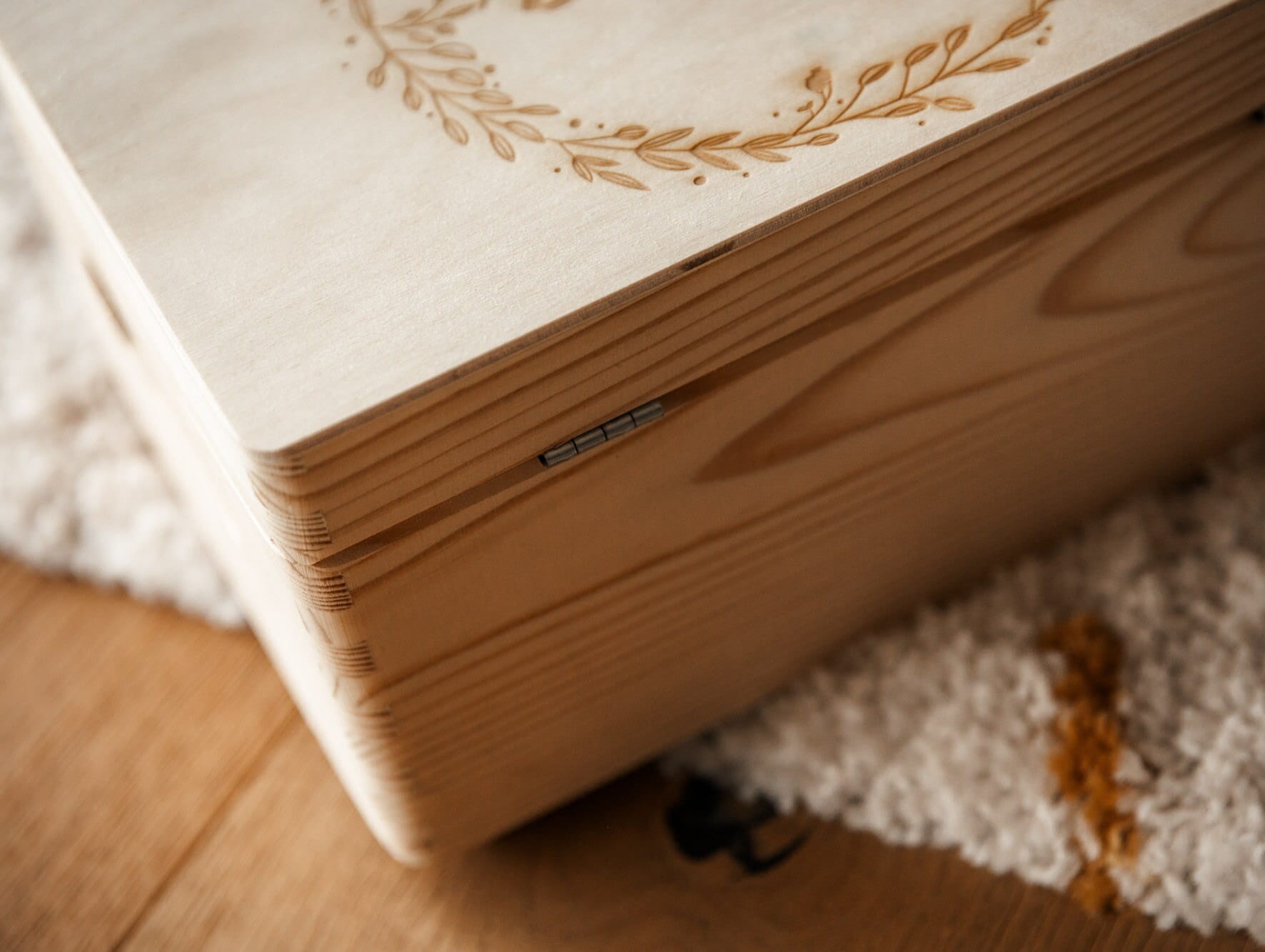 Erinnerungsbox Baby / Personalisierte Erinnerungskiste Kinder / 3 Größen / Kiste Blumenkranz