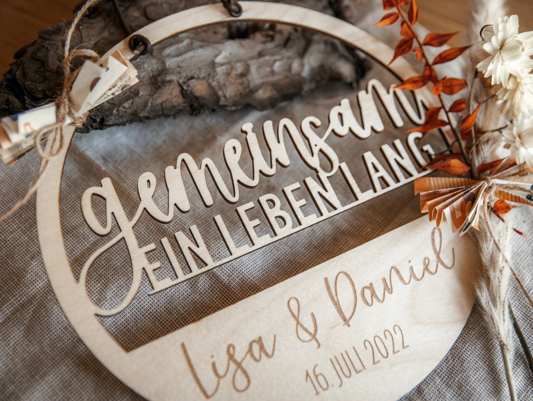Personalisiertes Holzschild zur Hochzeit / Hochzeitsgeschenk / Name und Hochzeitsdatum