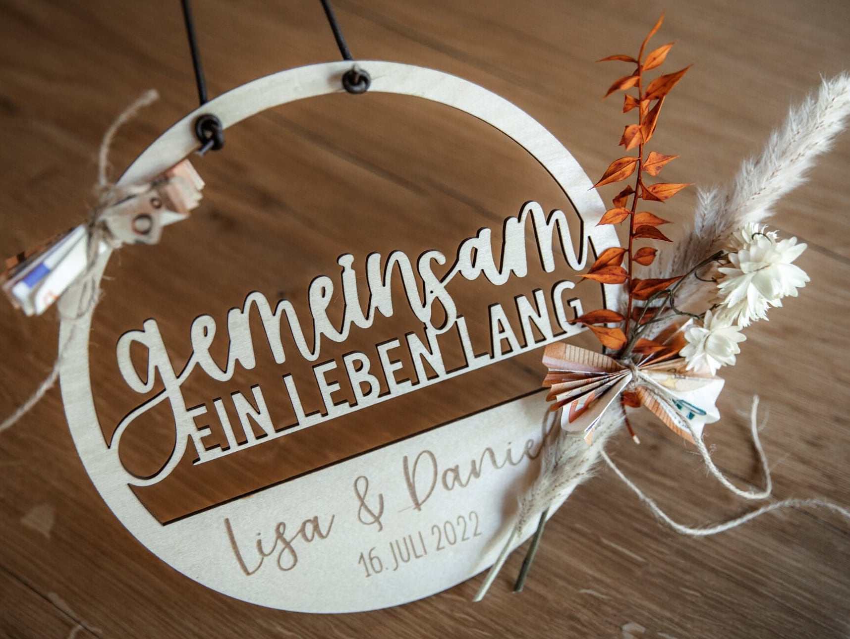 Personalisiertes Holzschild zur Hochzeit / Hochzeitsgeschenk / Name und Hochzeitsdatum