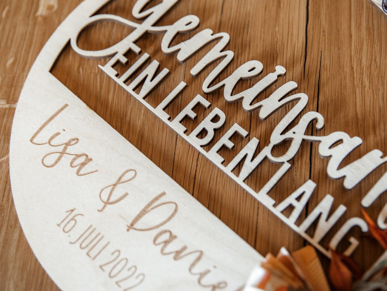 Personalisiertes Holzschild zur Hochzeit / Hochzeitsgeschenk / Name und Hochzeitsdatum