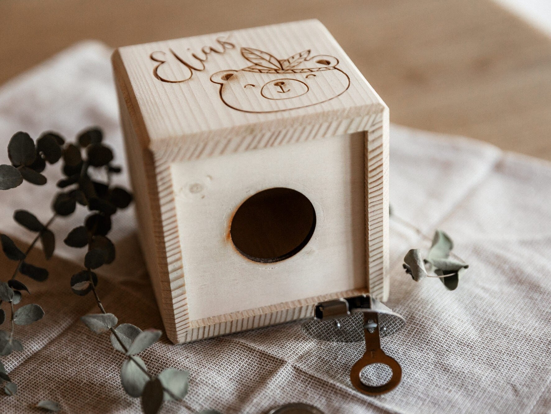 Personalisierte Spardose aus Holz mit Wunschnamen / inkl. Metallschloss