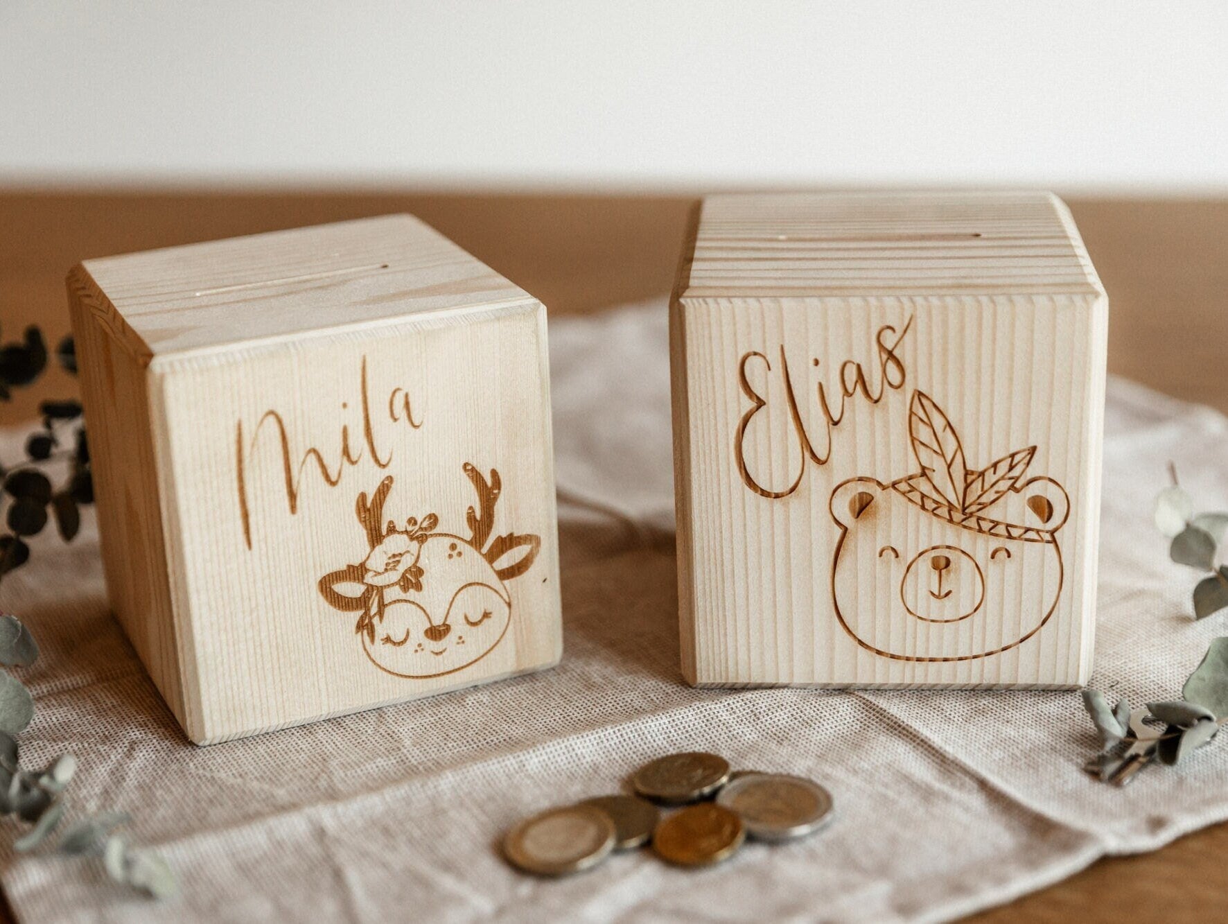 Personalisierte Spardose aus Holz mit Wunschnamen / inkl. Metallschloss