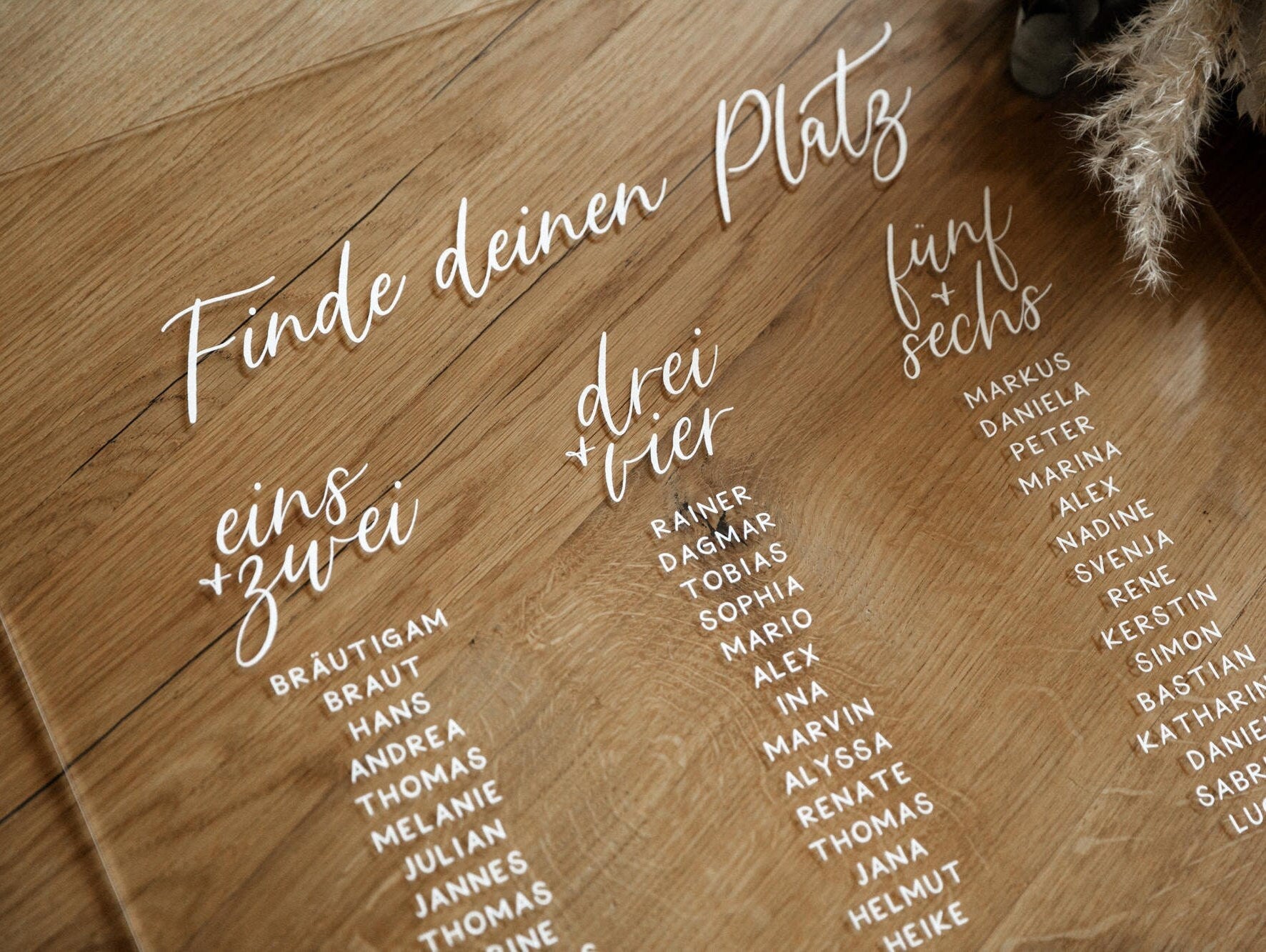 Sitzplan aus Acrylglas zur Hochzeit personalisiert mit euren Wunschnamen