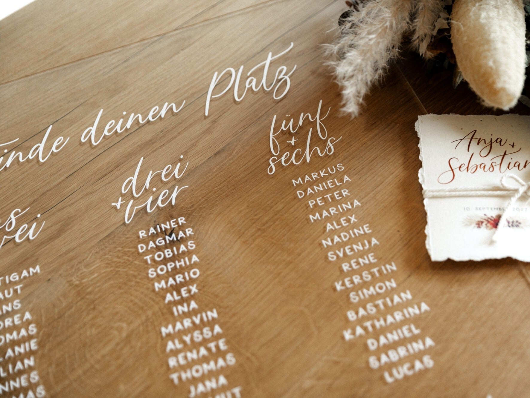 Sitzplan aus Acrylglas zur Hochzeit personalisiert mit euren Wunschnamen