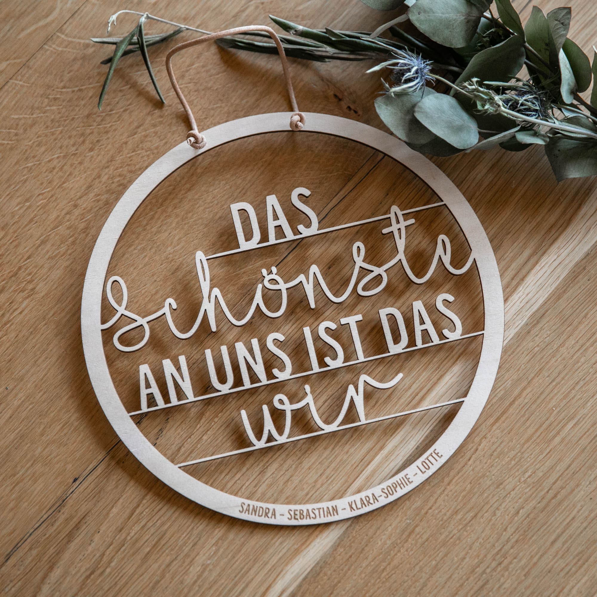 Holzschild - Das Schönste an uns ist das wir - Familienschild - personalisiert mit Namen der Familienmitglieder - Geschenkidee Weihnachten