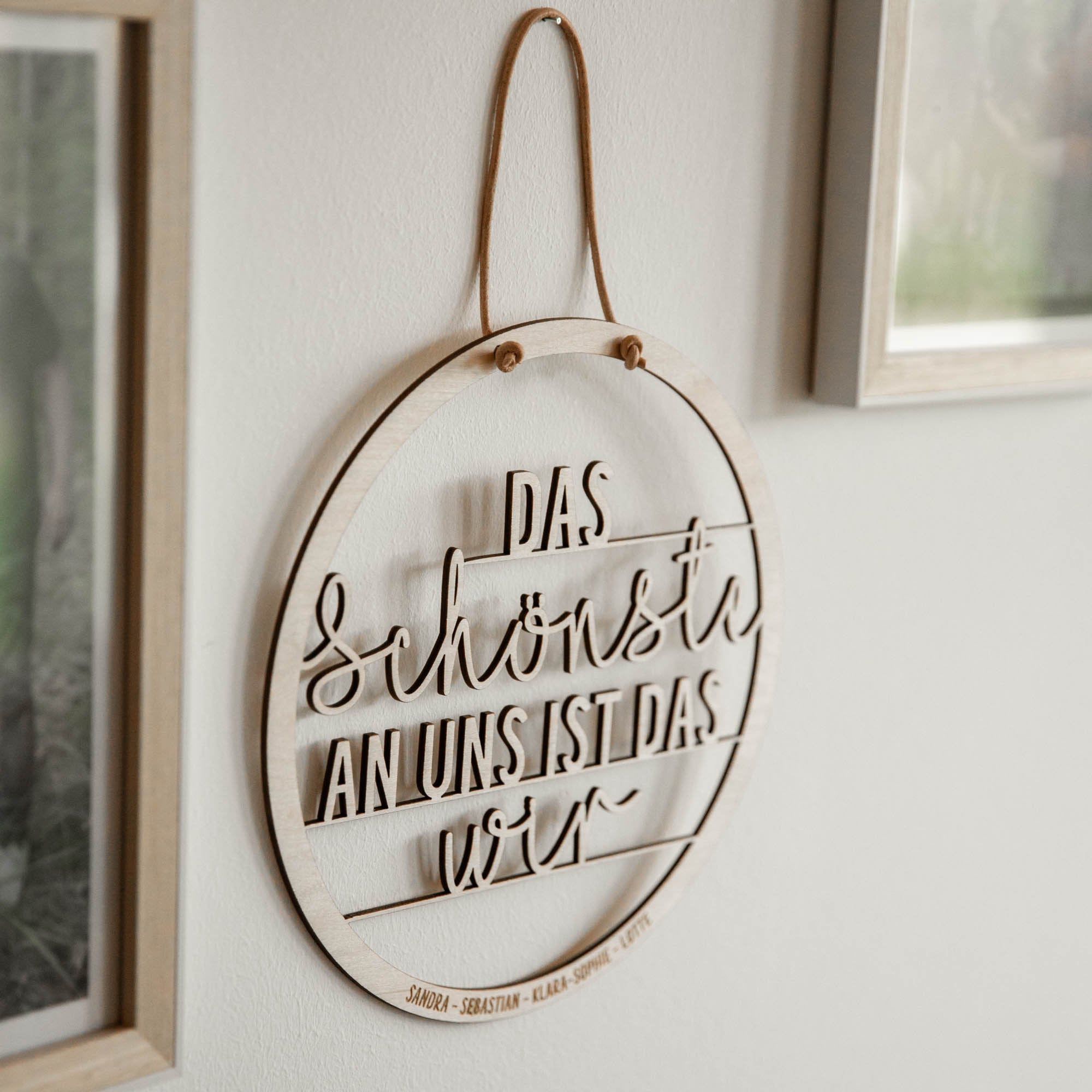 Holzschild - Das Schönste an uns ist das wir - Familienschild - personalisiert mit Namen der Familienmitglieder - Geschenkidee Weihnachten
