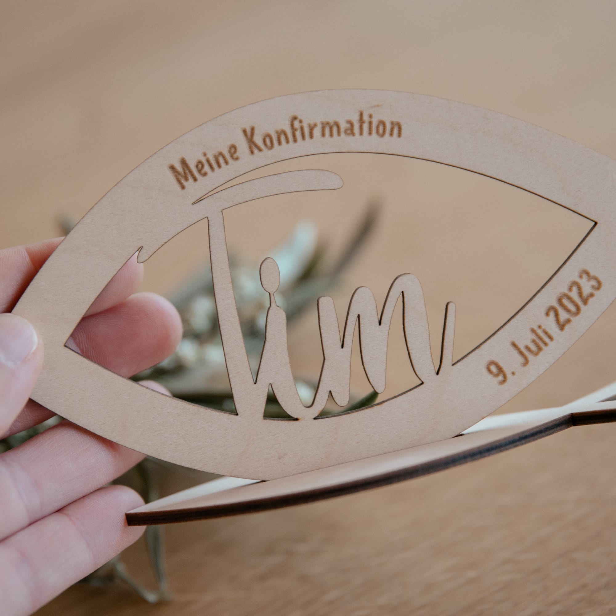 Laserhelden Shop - Personalisierer Fisch aus Holz für Konfirmation, Taufe, Kommunion, Firmung