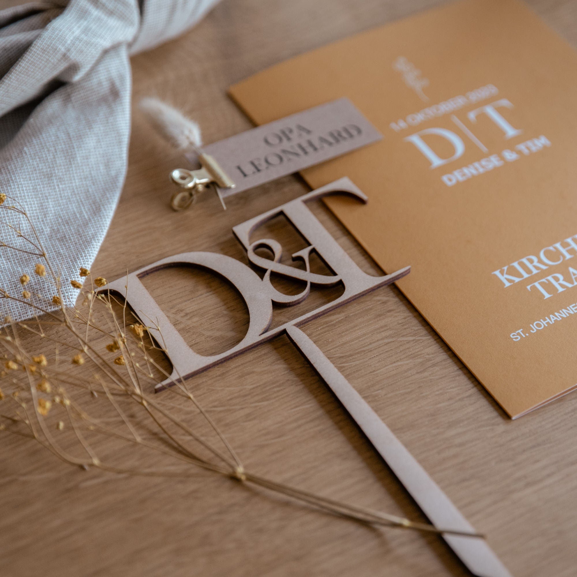 Laserhelden Shop - Personalisierter Cake-Topper aus Holz mit Initialien Brautpaar für Hochzeitstorte