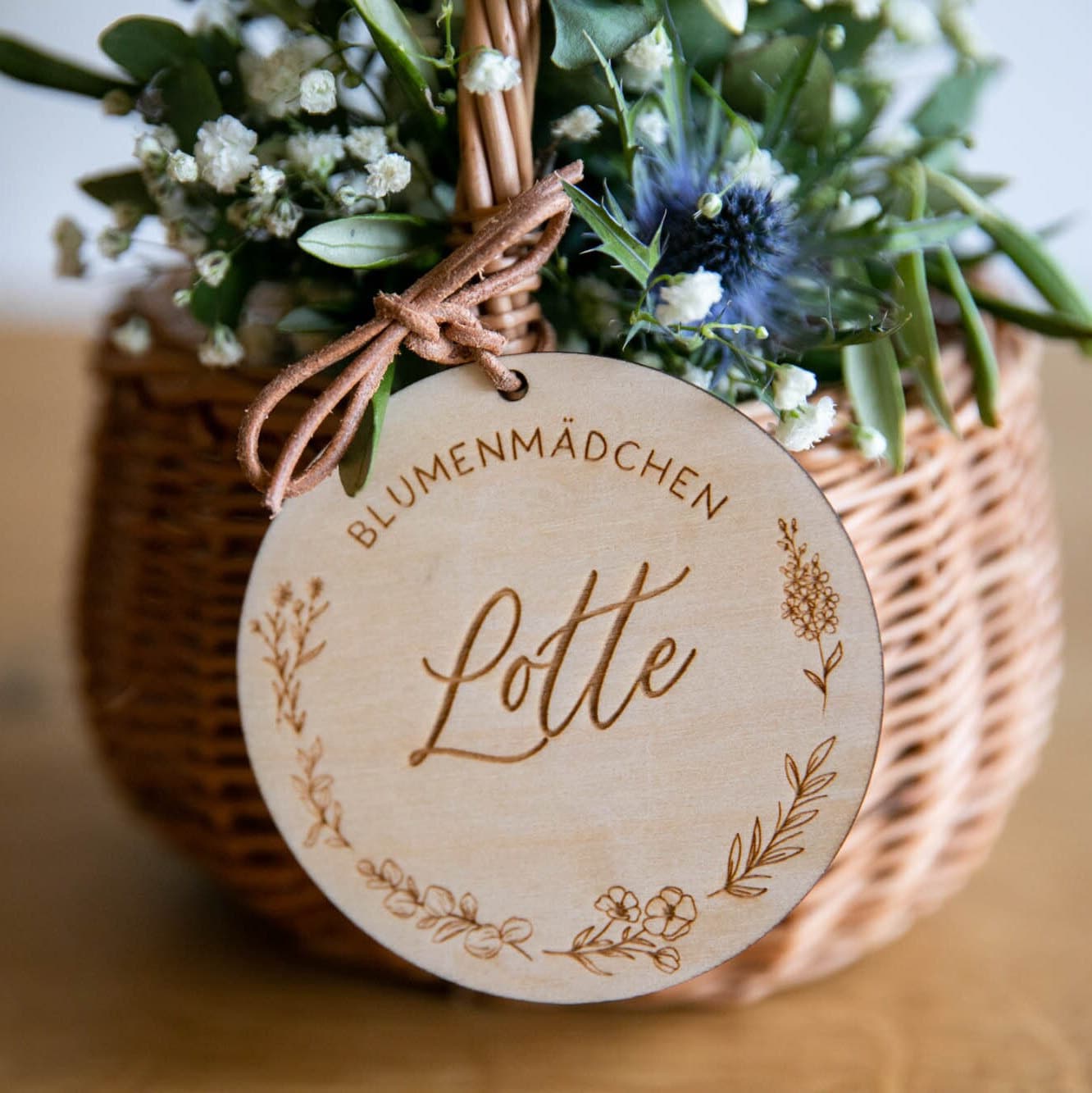 Blumenkind Holzanhänger / Blumenkörbchen für Kinder aus Weide / Blumenkorb / Weidenkorb / Blumenmädchen / Blumenkindanhänger