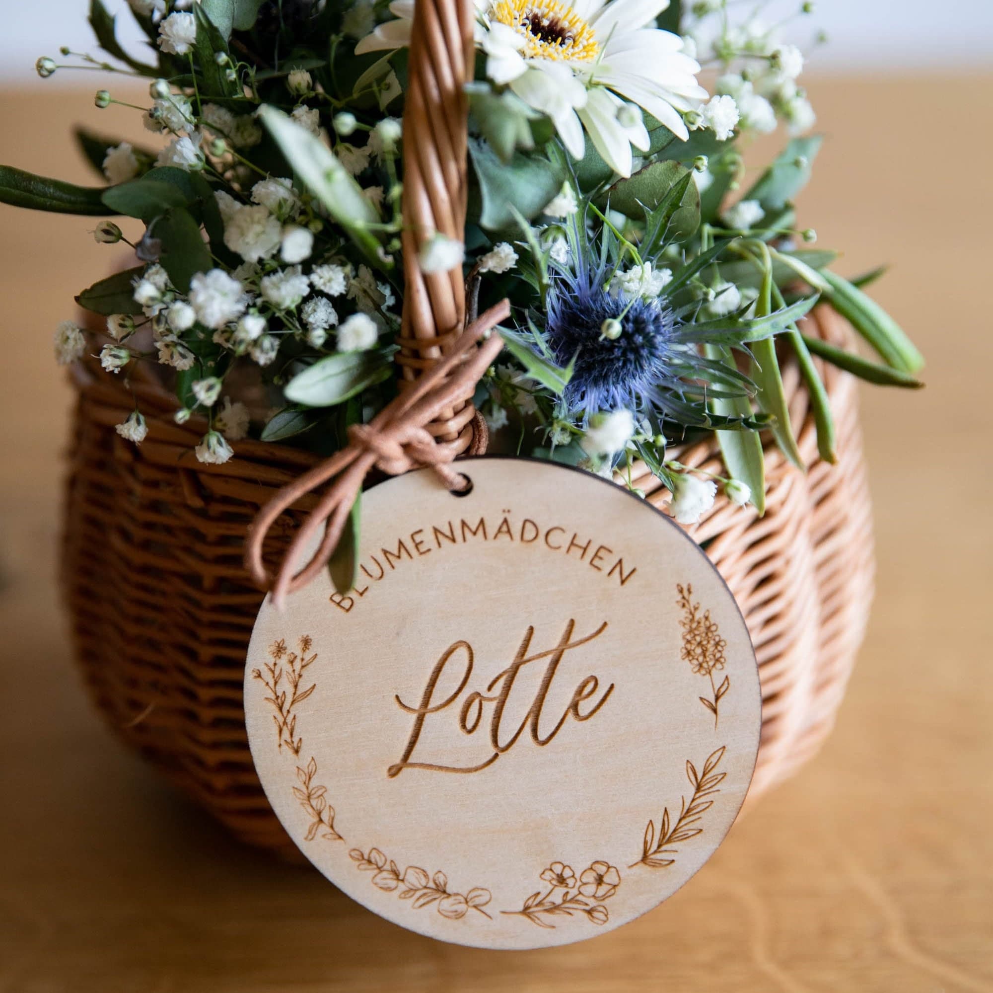 Blumenkind Holzanhänger / Blumenkörbchen für Kinder aus Weide / Blumenkorb / Weidenkorb / Blumenmädchen / Blumenkindanhänger