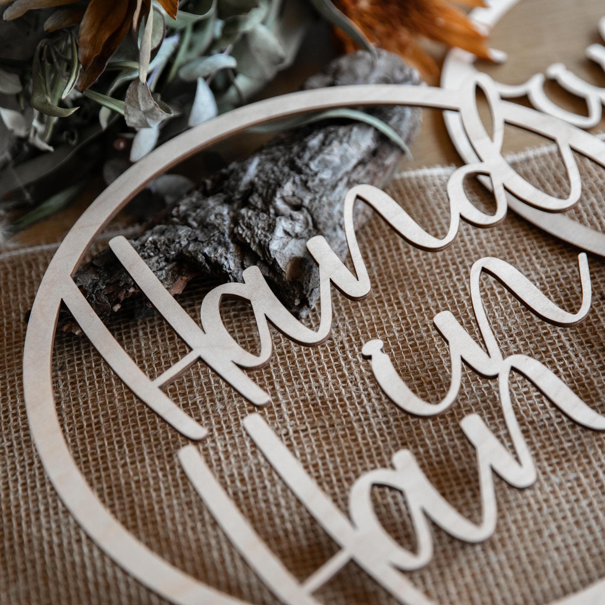 2 Holzschilder für eure Traustühle / Stuhlschild Hochzeit / Hand in Hand ein Leben lang