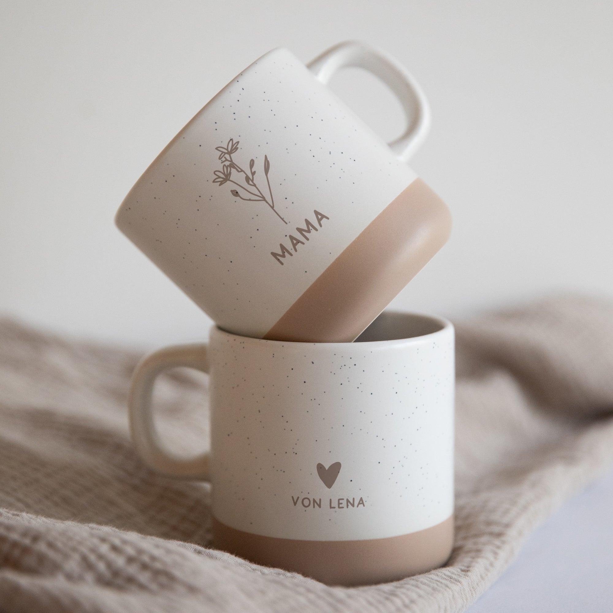 Personalisierte Tasse mit Mama und Blume