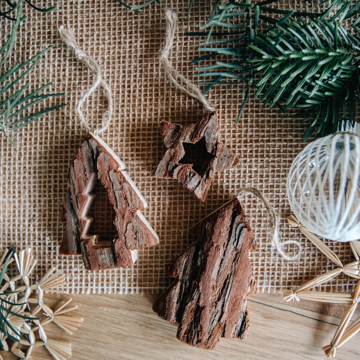 Christbaumschmuck aus Holz mit Namen