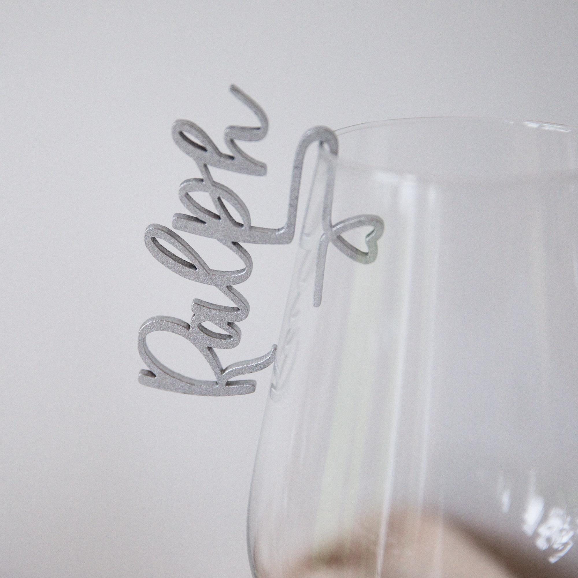 Personalisierte Glasmarkierer / Namensschild Hochzeit / Sektglas Name / Glasanhänger / Glas-Markierer / Glasmarker / Holzname zum Einhängen