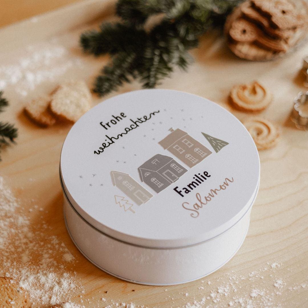 Personalisierte Keksdose Weihnachten mit Namen – Motivwahl Rentier, Tannenbaum, Häuser oder Eisbär – Geschenk für Kinder und Familie