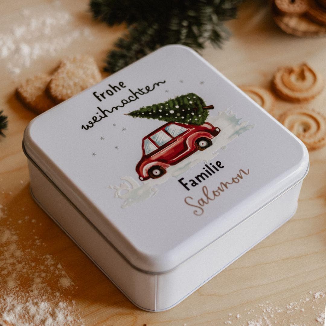 Personalisierte Keksdose Weihnachten mit Namen – quadratische Metalldose mit Motivwahl Rentier, Tannenbaum, Häuser oder Eisbär