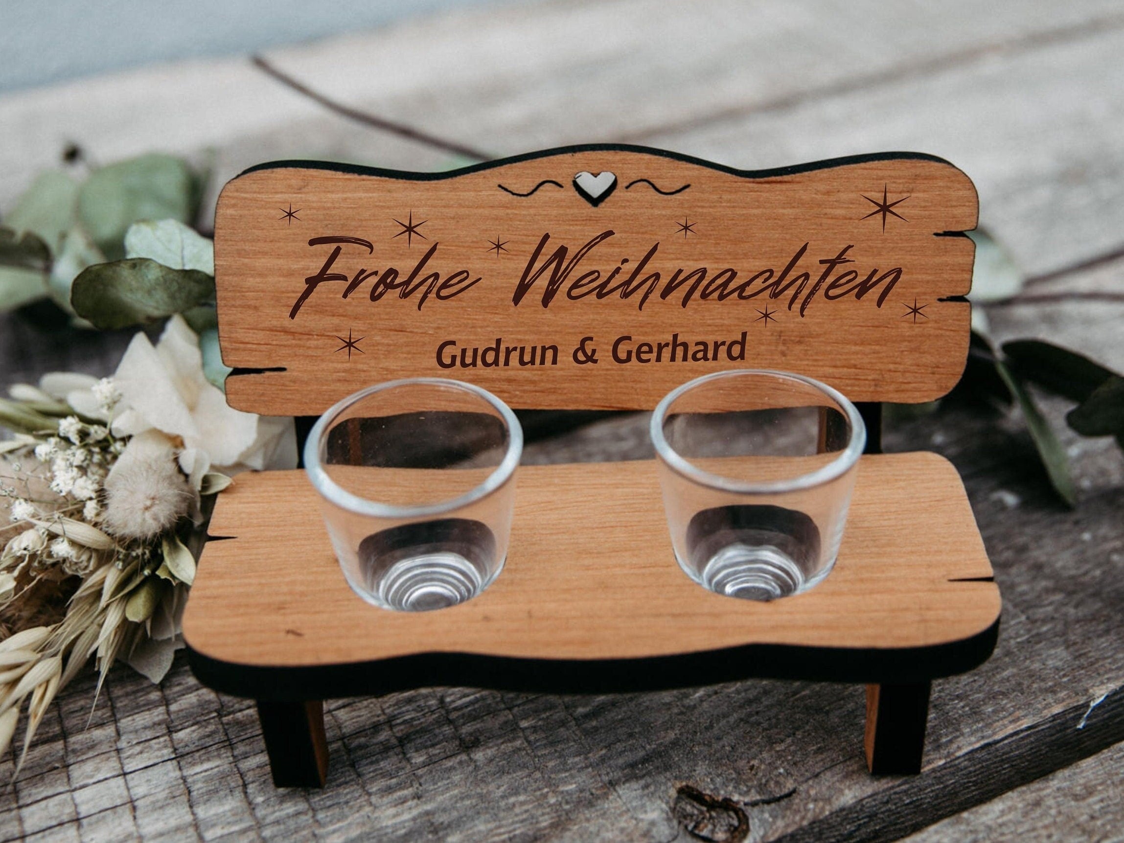 Personalisierte Schnapsbank für Hochzeit mit Gravur inkl. Gläser / Erlenholz / Hochzeitsgeschenk