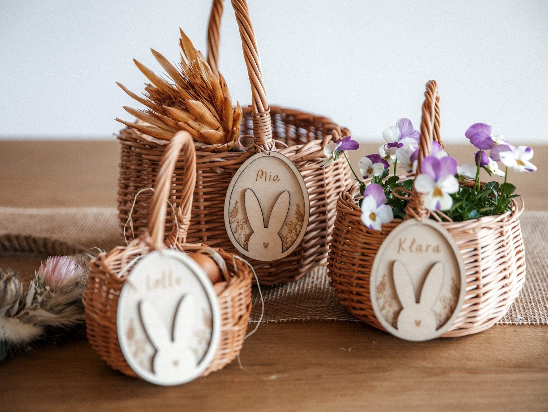 Osterkörbchen personalisiert /Osternest mit Namen / Weidenkorb mit Hasenanhänger