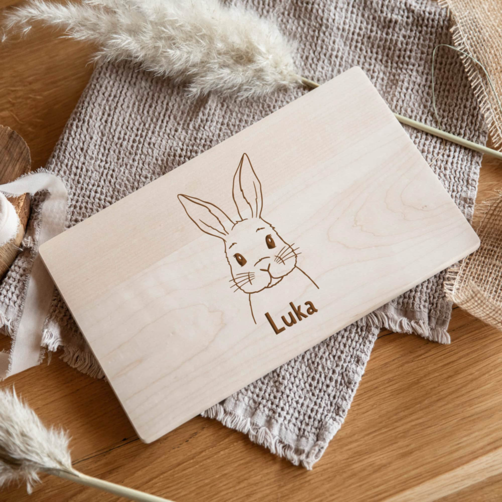 Frühstücksbrett personalisiert Hase / Osternest füllen / Osterhase Gravur / Geschenkidee Taufe / Ostergeschenk Schneidebrett Holz / Ostern